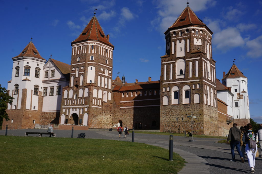 Мирский замок в Беларуси: история, стоимость посещения, фото